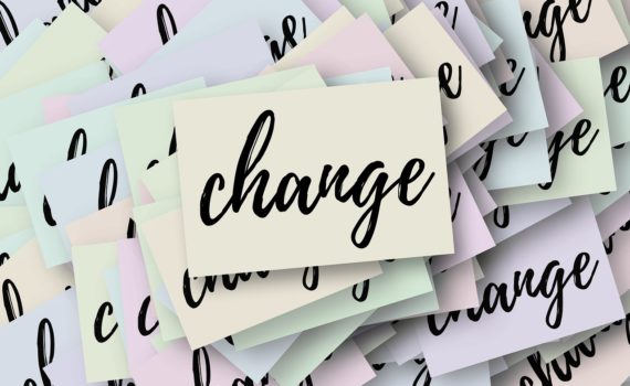 post-its with the text "change" (source: pixabay)